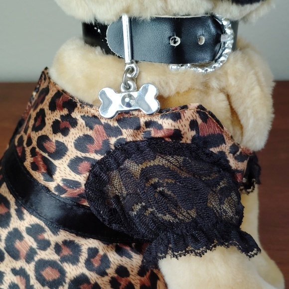 Beverly Hills Puppy Club Pug Dog with Outfit - Picture 2 of 13